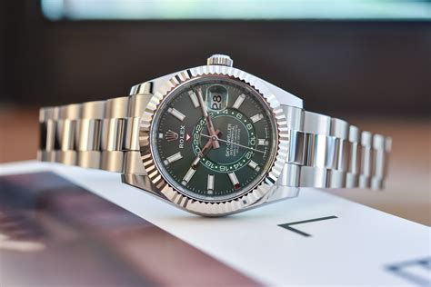 sky dweller rolex grün|rolex sky dweller watch price.